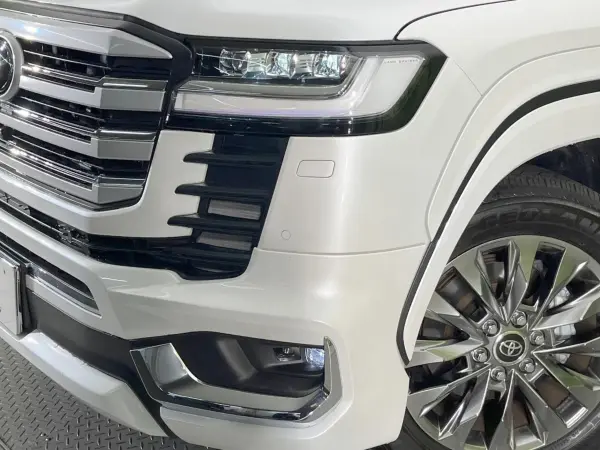 2024 Toyota Landrcuiser 300 — photo 9 | Tuminion Kenya