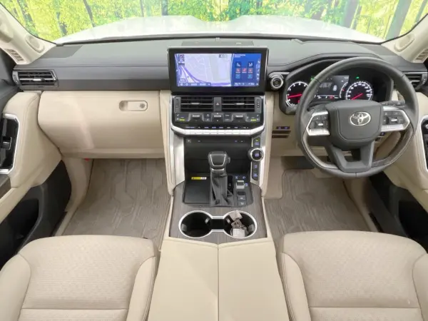 2024 Toyota Landrcuiser 300 — photo 2 | Tuminion Kenya