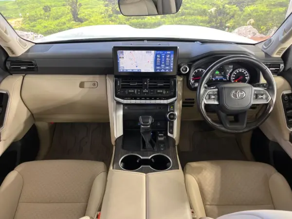 2023 Toyota Landrcuiser 300 — photo 1