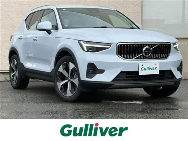 2024 Volvo Xc40 — photo 1