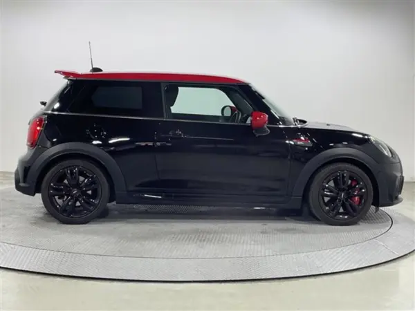 2021 Mini Cooper — photo 9 | Tuminion Kenya