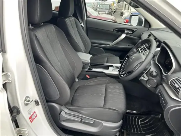 2020 Mitsubishi Eclipse Cross — photo 8 | Tuminion Kenya