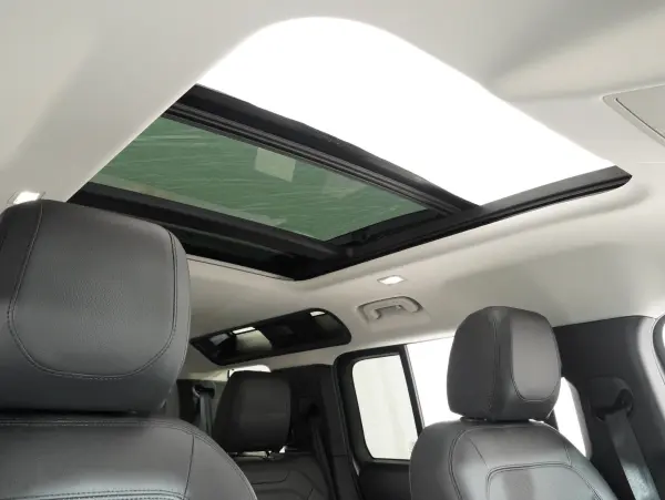 2022 Landrover Defender — photo 3 | Tuminion Kenya