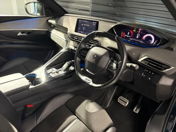 2022 Peugeot 5008 — photo 3 | Tuminion Kenya