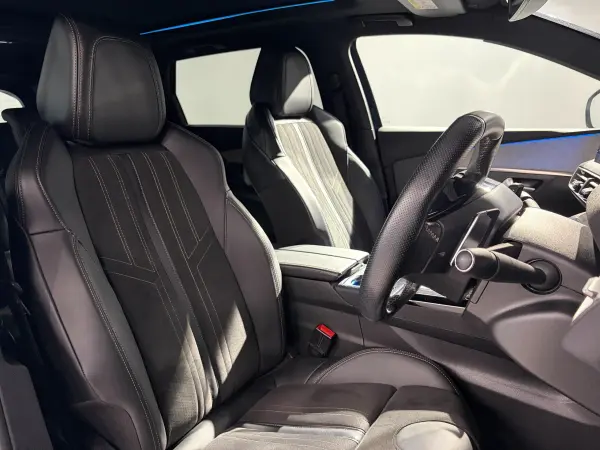 2022 Peugeot 5008 — photo 7 | Tuminion Kenya