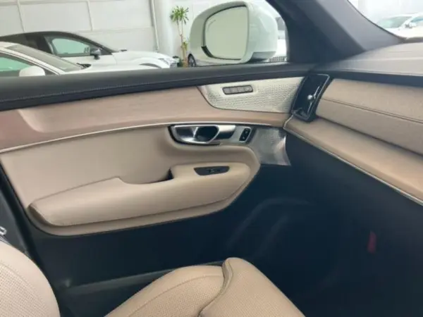 2026 Volvo Xc90 — photo 8 | Tuminion Kenya