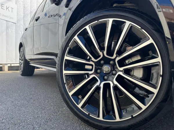 2025 Volvo Xc90 — photo 9 | Tuminion Kenya