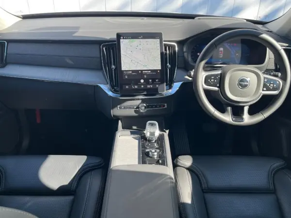 2025 Volvo Xc90 — photo 2 | Tuminion Kenya