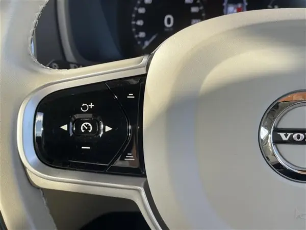 2021 Volvo Xc90 — photo 3 | Tuminion Kenya