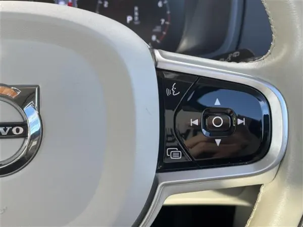 2021 Volvo Xc90 — photo 7 | Tuminion Kenya