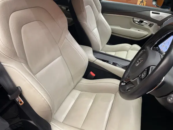 2020 Volvo Xc90 — photo 7 | Tuminion Kenya