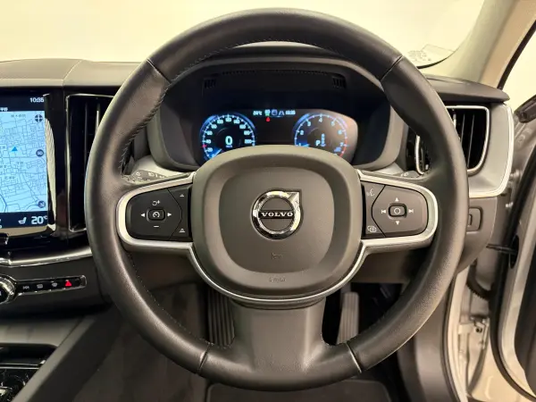 2020 Volvo Xc60 — photo 3 | Tuminion Kenya