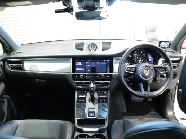 2021 Porsche Macan — photo 2 | Tuminion Kenya