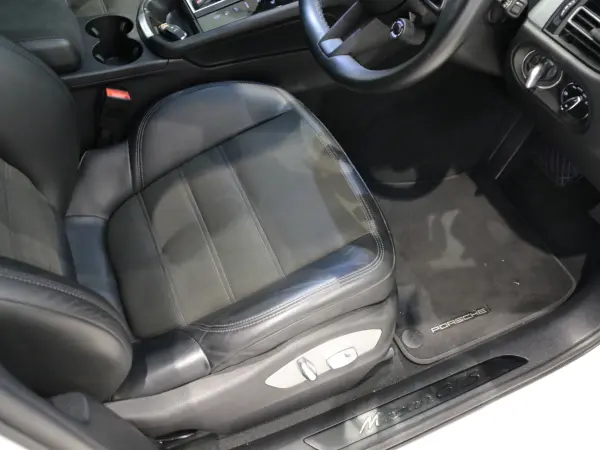 2021 Porsche Macan — photo 9 | Tuminion Kenya