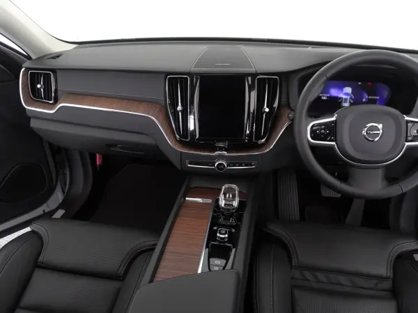 2022 Volvo Xc60 — photo 8 | Tuminion Kenya