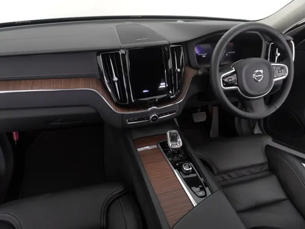 2022 Volvo Xc60 — photo 9 | Tuminion Kenya