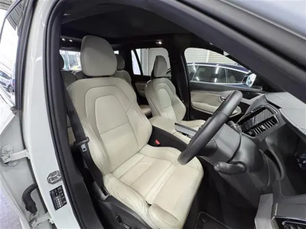 2020 Volvo Xc90 — photo 7 | Tuminion Kenya