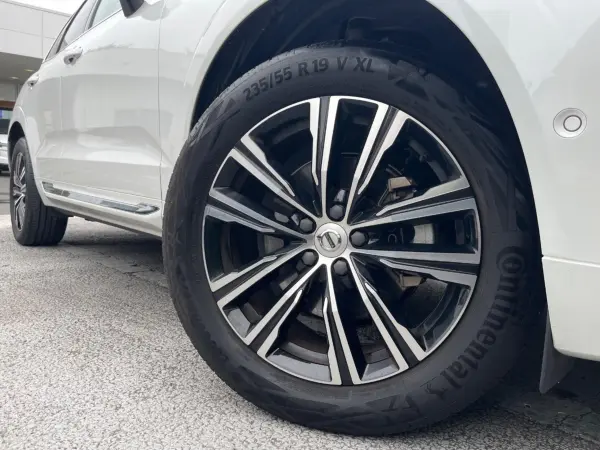 2021 Volvo Xc60 — photo 9 | Tuminion Kenya