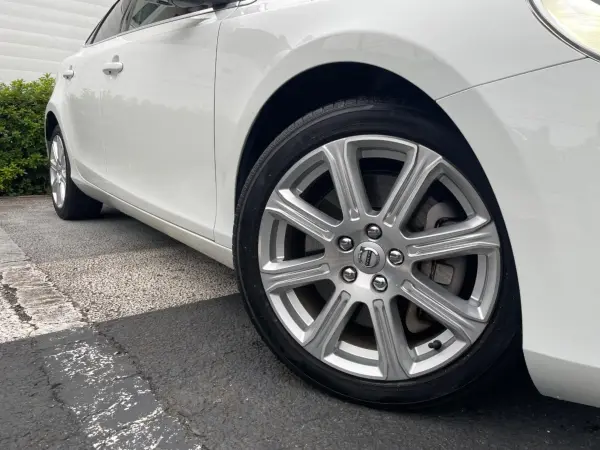 2019 Volvo V40 — photo 9 | Tuminion Kenya