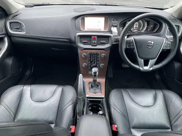 2019 Volvo V40 — photo 2 | Tuminion Kenya