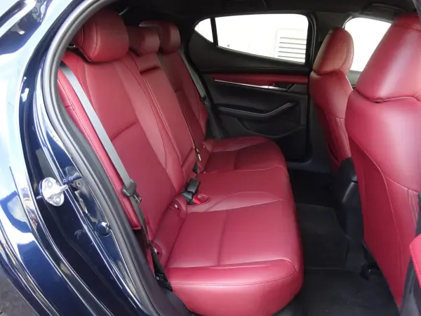 2025 Mazda 3 Fastback — photo 9 | Tuminion Kenya
