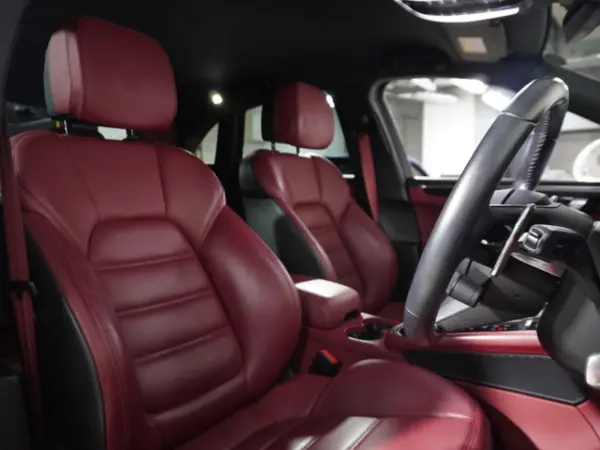 2022 Porsche Macan — photo 7 | Tuminion Kenya