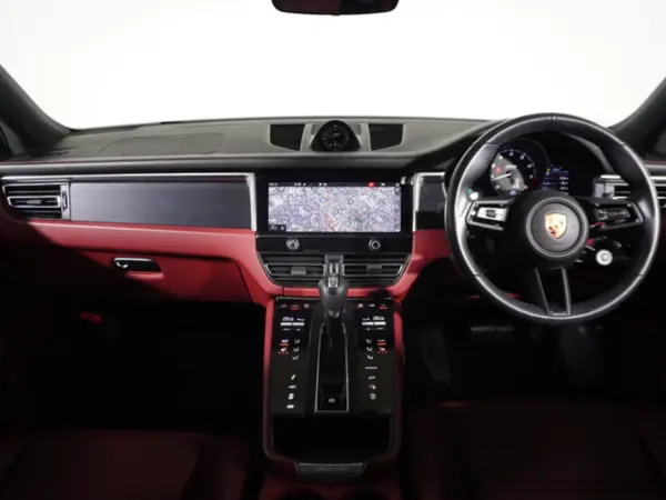 2022 Porsche Macan — photo 8 | Tuminion Kenya