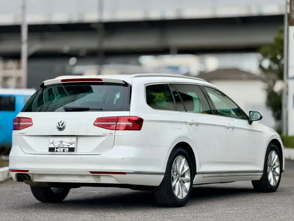 2020 Volkswagen Passat — photo 3 | Tuminion Kenya