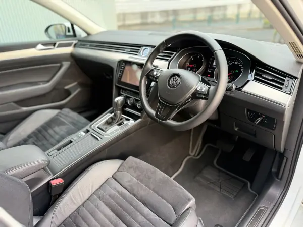2020 Volkswagen Passat — photo 8 | Tuminion Kenya
