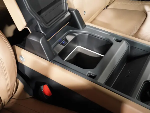 2025 Landrover Defender — photo 8 | Tuminion Kenya