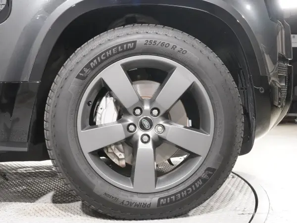 2025 Landrover Defender — photo 9 | Tuminion Kenya