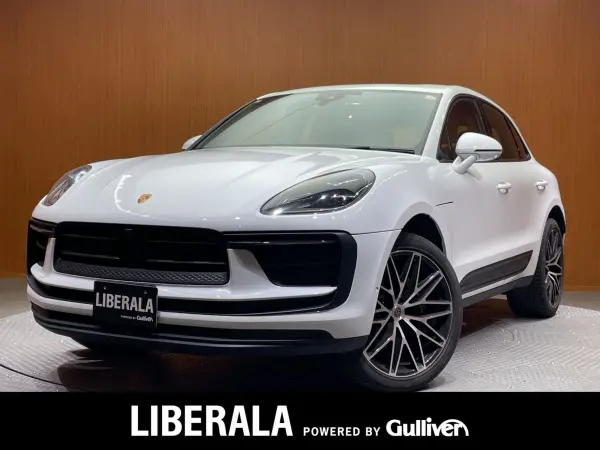 2023 Porsche Macan — photo 1