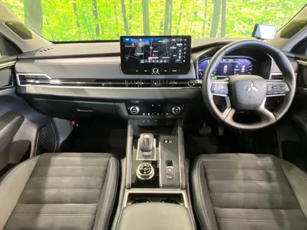 2024 Mitsubishi Outlander — photo 2 | Tuminion Kenya