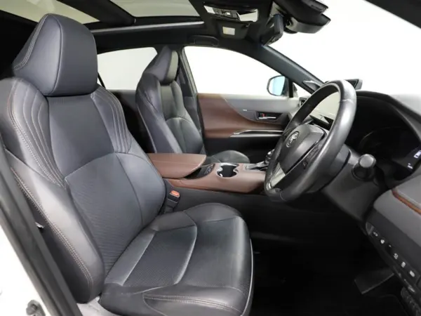 2020 Toyota Harrier — photo 8 | Tuminion Kenya