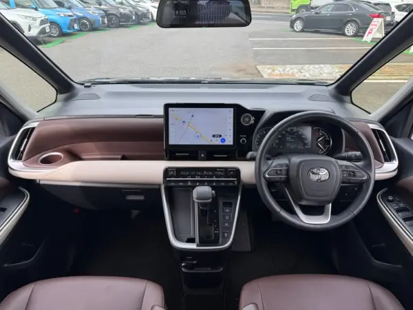 2022 Toyota Noah — photo 2 | Tuminion Kenya