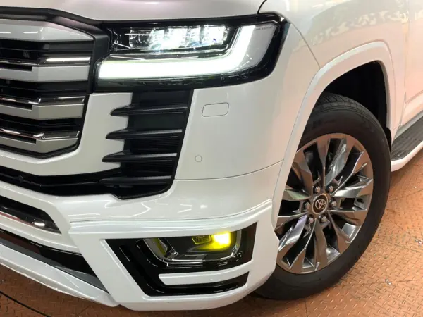2023 Toyota Landrcuiser 300 — photo 9 | Tuminion Kenya
