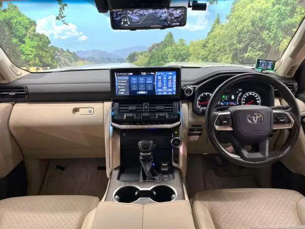 2023 Toyota Landrcuiser 300 — photo 2 | Tuminion Kenya