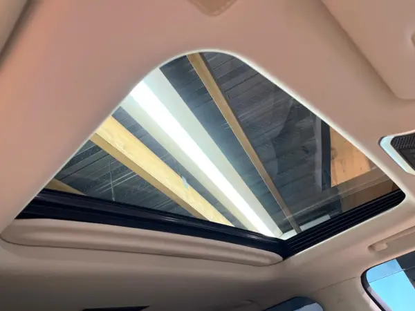 2023 Toyota Landrcuiser 300 — photo 3 | Tuminion Kenya