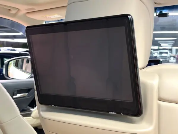 2023 Toyota Landrcuiser 300 — photo 8 | Tuminion Kenya