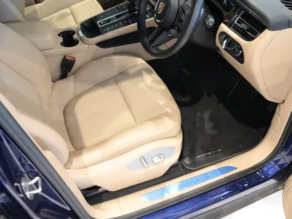 2023 Porsche Macan — photo 8 | Tuminion Kenya
