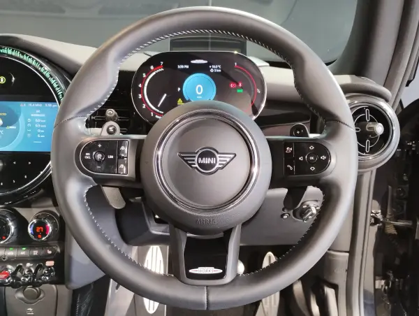 2022 Mini Cooper — photo 7 | Tuminion Kenya