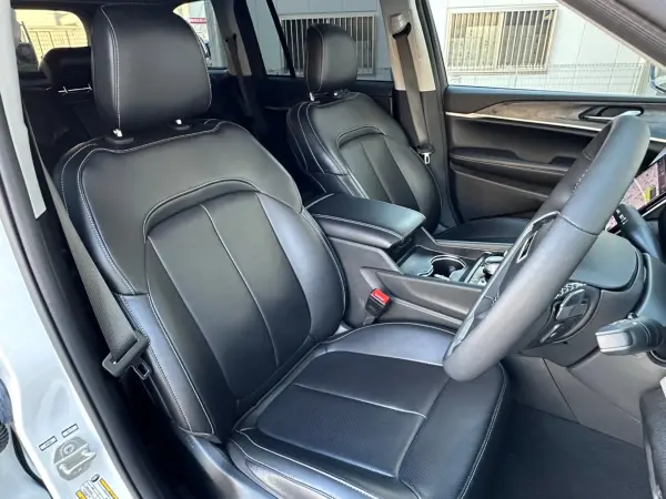 2025 Jeep Grand Cherokee — photo 7 | Tuminion Kenya
