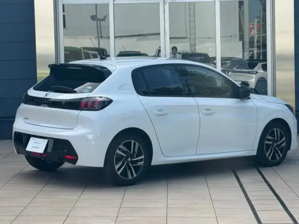 2023 Peugeot 208 — photo 2 | Tuminion Kenya