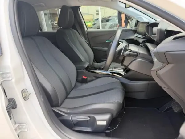 2023 Peugeot 208 — photo 7 | Tuminion Kenya
