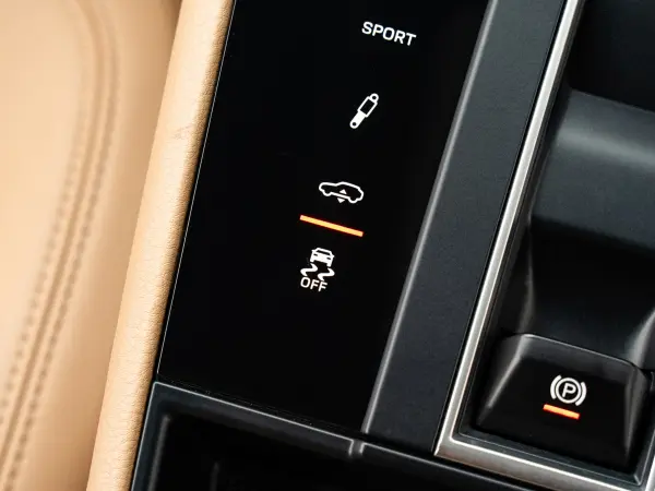 2023 Porsche Macan — photo 7 | Tuminion Kenya