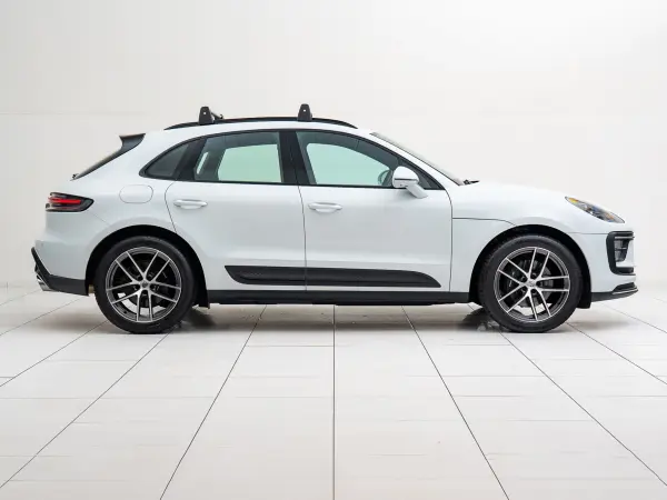 2023 Porsche Macan — photo 9 | Tuminion Kenya