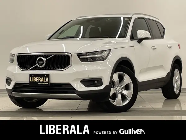 2021 Volvo XC40 B4 AWD Momentum