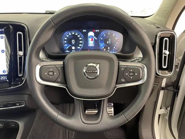 2021 Volvo Xc40 — photo 3 | Tuminion Kenya
