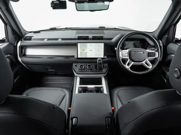 2025 Landrover Defender — photo 2 | Tuminion Kenya