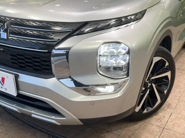 2022 Mitsubishi Outlander — photo 8 | Tuminion Kenya